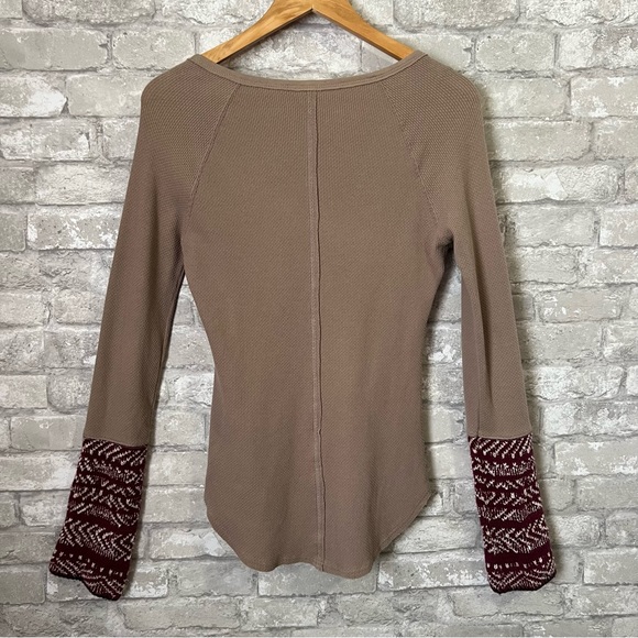 Free People Women's Medium Alpine Ski Lodge Thermal in Beige. Crotchet Knit Cuff - Picture 3 of 10